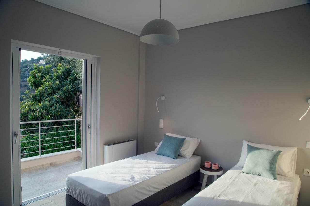 Kalavria Luxury Suites Poros Town Bagian luar foto