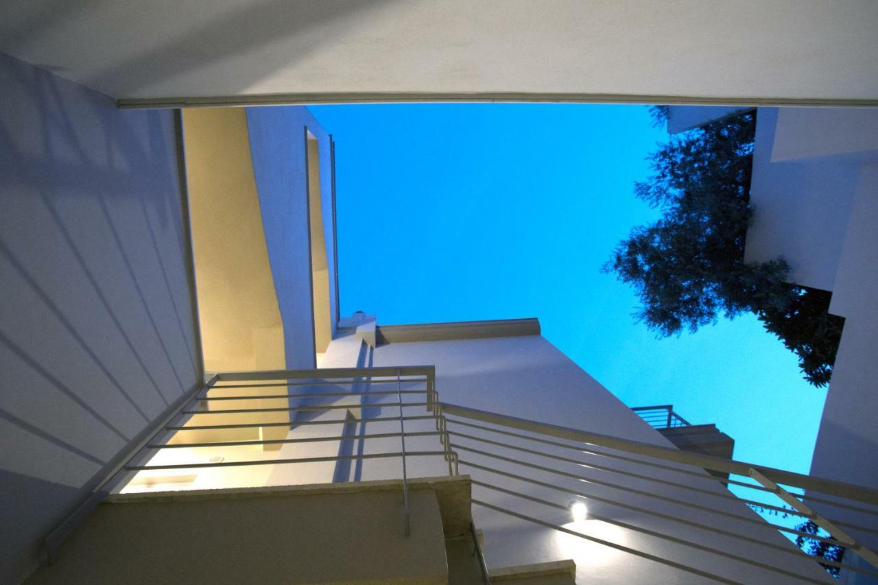 Kalavria Luxury Suites Poros Town Bagian luar foto