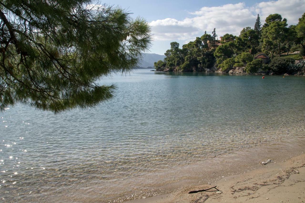 Kalavria Luxury Suites Poros Town Bagian luar foto