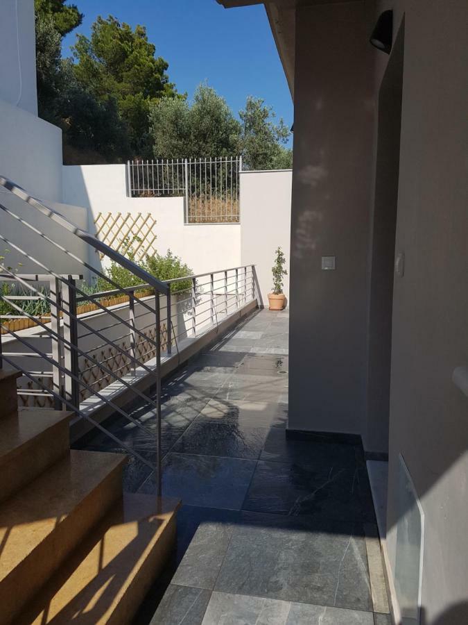 Kalavria Luxury Suites Poros Town Bagian luar foto