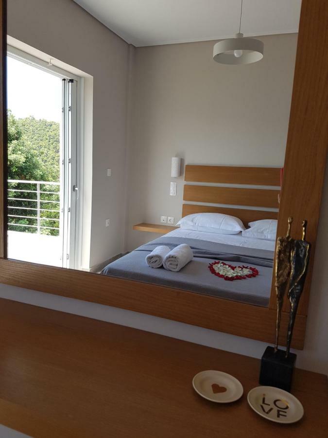Kalavria Luxury Suites Poros Town Bagian luar foto