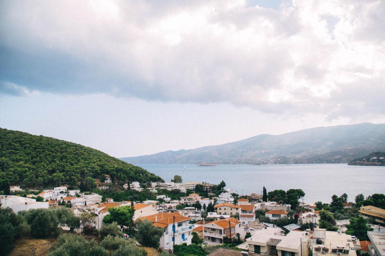 Kalavria Luxury Suites Poros Town Bagian luar foto
